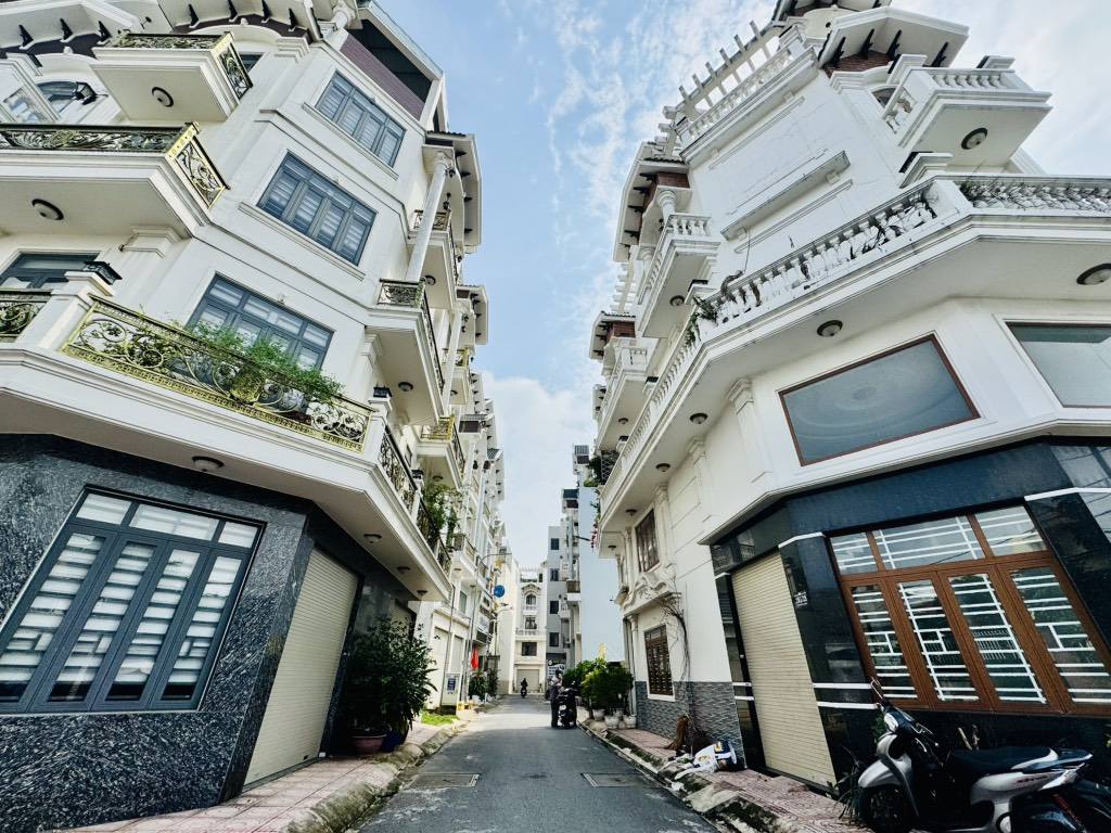 SIÊU PHẨM NHÀ ĐẸP - CĂN GÓC 2 MẶT TIỀN THOÁNG