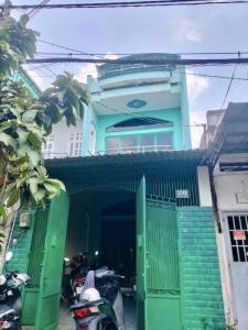 Hàng hot quận Tân Phú - nhà mặt tiền hơn 100m2