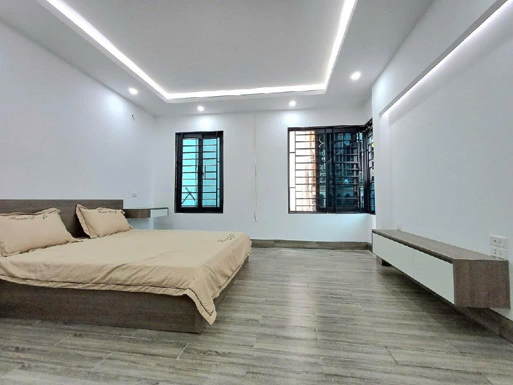 5 tầng – nội thất xịn – sân riêng 10m² –8.9 tỷ