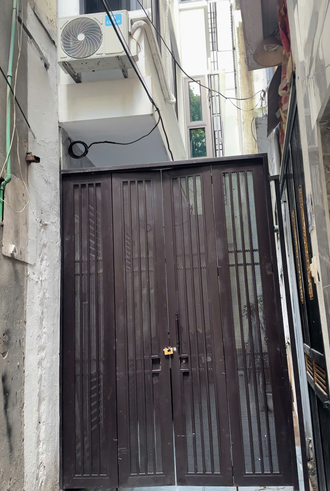 5 tầng – nội thất xịn – sân riêng 10m² –8.9 tỷ