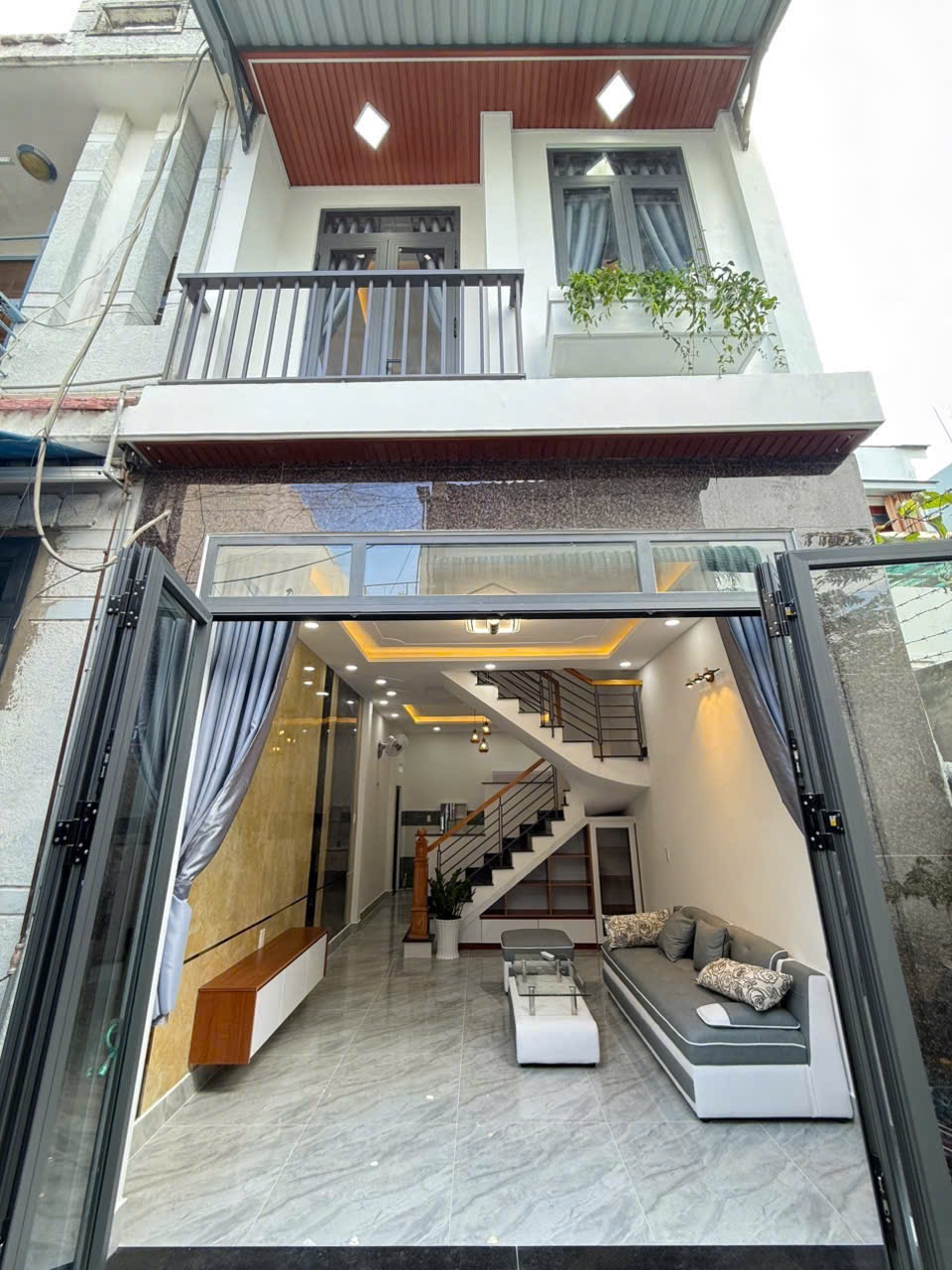 NHÀ ĐẸP TẶNG FULL NỘI THẤT NGUYỄN THỊ KIỂU