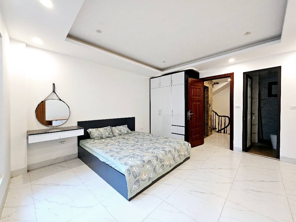 BÁN NHÀ ĐẸP LONG LANH CẠNH ĐẠI LỘ THĂNG LONG, DIỆN TÍCH SỬ DỤNG 42m2 GIÁ NHỈNH 6,x tỷ