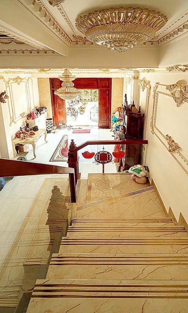 BÁN NHÀ BIỆT THỰ DÁT VÀNG - MẶT TIỀN QUẬN 6 - NỘI THẤT CHÂU ÂU XỊN SÒ - 145M2 NỞ HẬU - VIEW SÔNG THOÁNG MÁT - GIÁ GIẢM CHỈ CÒN 15,9 TỶ TL