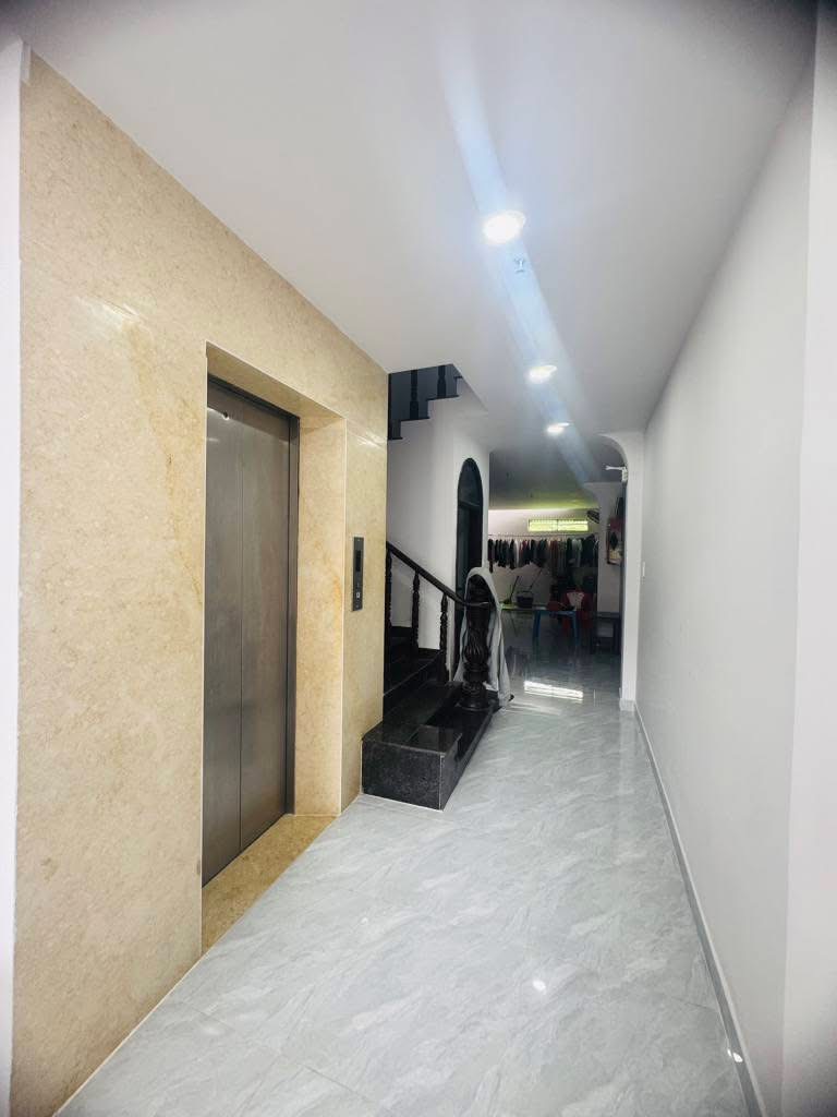 BÁN NHÀ NGUYỄN SƠN - TÂN PHÚ - SÁT MẶT TIỀN - ĐƯỜNG 10M - DT 4m x 18m - XE HƠI NGỦ TRONG NHÀ - 6 TẦNG 7 PN - THANG MÁY - TT MUA BÁN SẦM UẤT TIỆN KINH DOANH - MỞ VP CTY - GIÁ CHỈ 13,5 TỶ TL