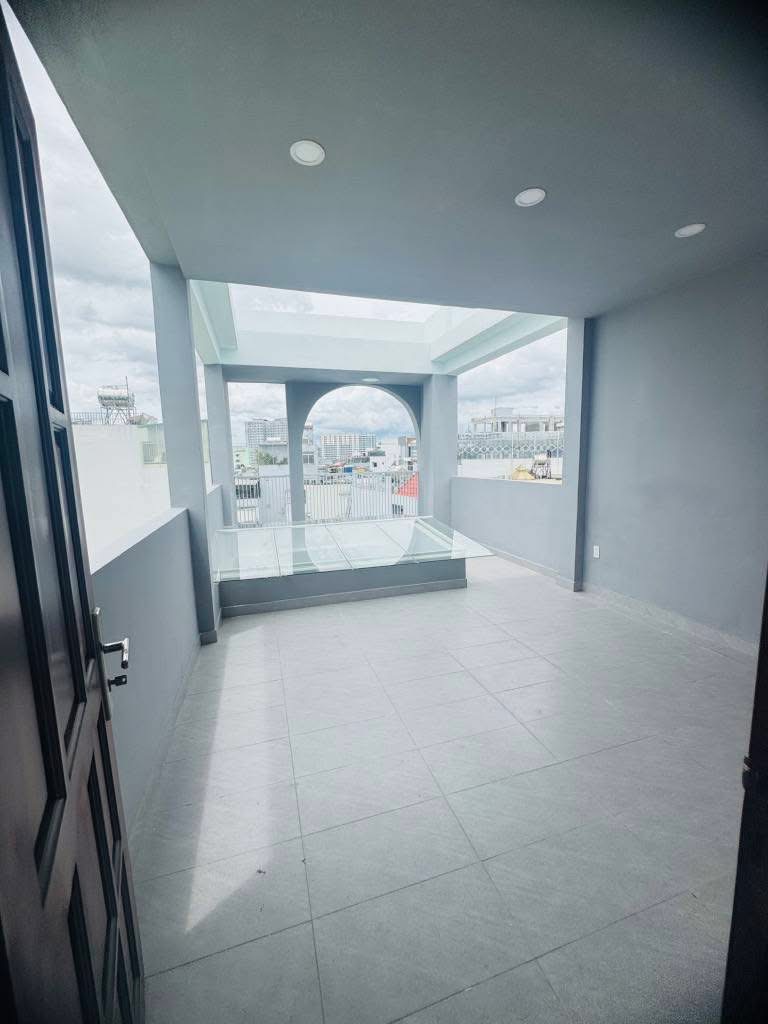 BÁN NHÀ NGUYỄN SƠN - TÂN PHÚ - SÁT MẶT TIỀN - ĐƯỜNG 10M - DT 4m x 18m - XE HƠI NGỦ TRONG NHÀ - 6 TẦNG 7 PN - THANG MÁY - TT MUA BÁN SẦM UẤT TIỆN KINH DOANH - MỞ VP CTY - GIÁ CHỈ 13,5 TỶ TL