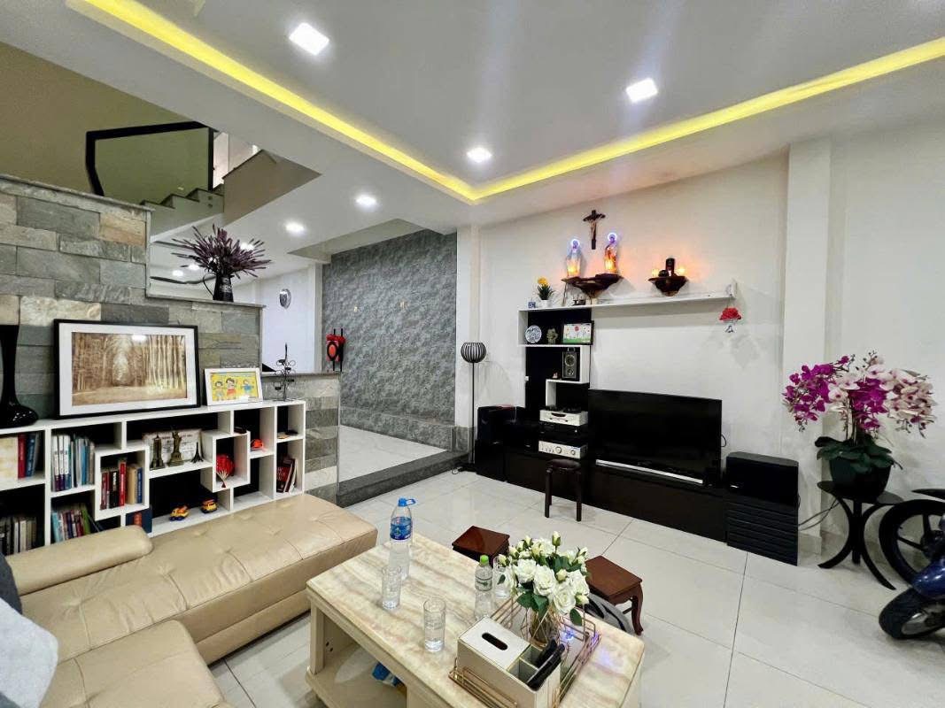 BÁN NHÀ KHUÔNG VIỆT - TÂN PHÚ - GIÁP QUẬN 11 - 95M2 (4.4X21.5) - ÔTÔ NGỦ TRONG NHÀ - 3 TẦNG - 3 PHÒNG MASTER  - CÁCH ĐẦM SEN 2 PHÚT - GIÁ HƠN 11 TỶ TL