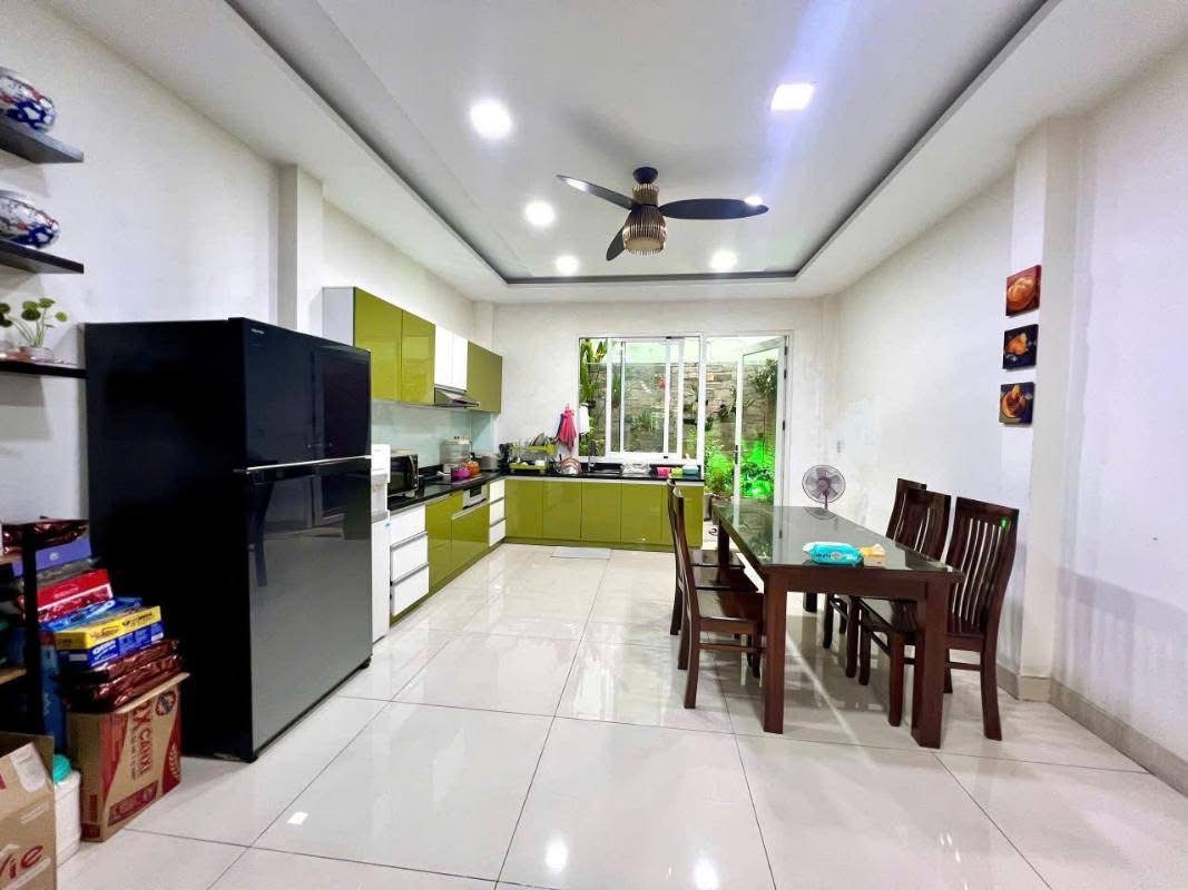 BÁN NHÀ KHUÔNG VIỆT - TÂN PHÚ - GIÁP QUẬN 11 - 95M2 (4.4X21.5) - ÔTÔ NGỦ TRONG NHÀ - 3 TẦNG - 3 PHÒNG MASTER  - CÁCH ĐẦM SEN 2 PHÚT - GIÁ HƠN 11 TỶ TL
