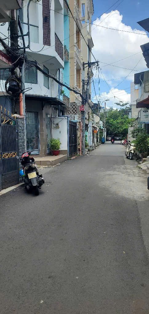 BÁN NHÀ QUẬN 11 - TRỊNH ĐÌNH TRỌNG - 3 MẶT HẺM ÔTÔ THÔNG - SÁT MẶT TIỀN 100M - 52M2 - 3 TẦNG BTCT - CHỈ 8,3 TỶ LT