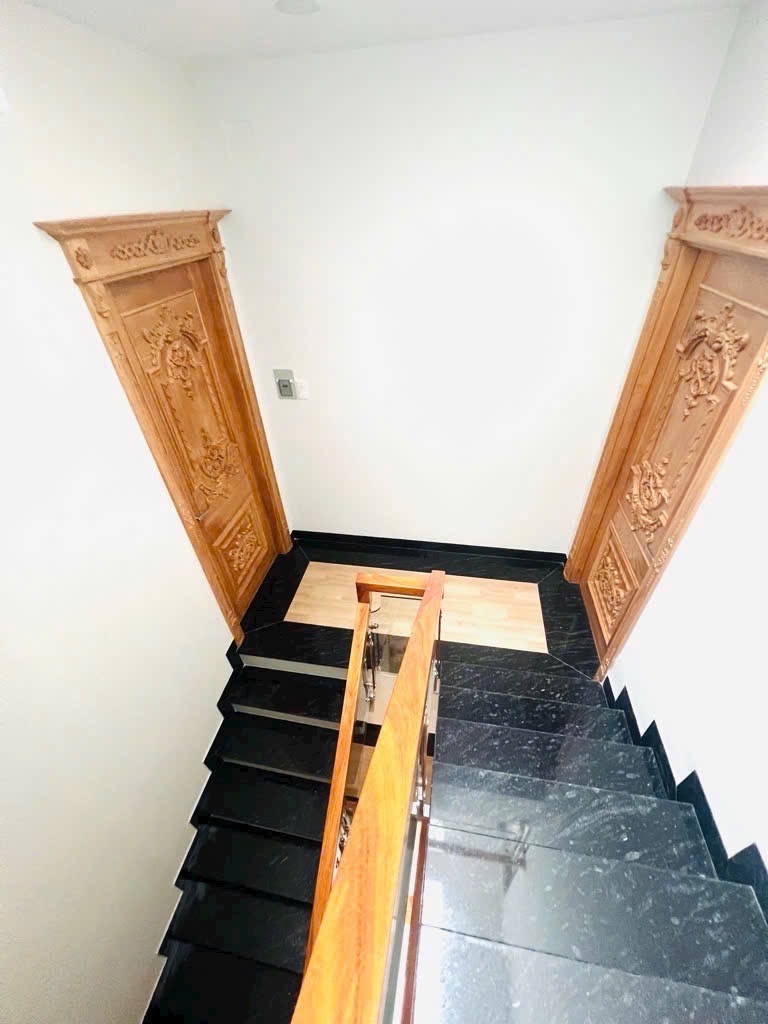 BÁN NHÀ TÔ HIỆU - TÂN PHÚ - XE HƠI VÀO NHÀ - 70M2 [4*17,5M] - 4 TẦNG - HẺM XE TẢI 6M - TẶNG FULL NỘI THẤT - GIÁ CHỈ 9 TỶ CÒN TL