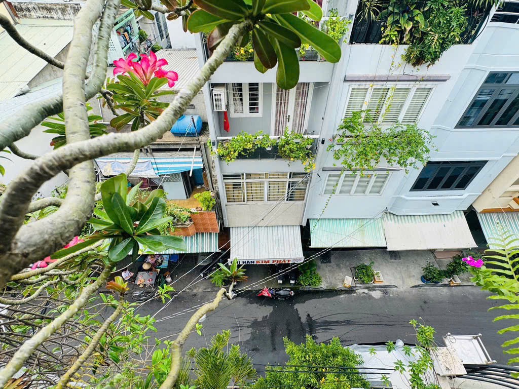 Bán Nhà Hàn Hải Nguyên Quận 11 - 4 Tầng - Xe Hơi Đậu Trước Nhà - Ngay Trung Tâm Mua Bán Sầm Uất - Tiện Kinh Doanh - Giá : 7 Tỷ 700 CÒN TL