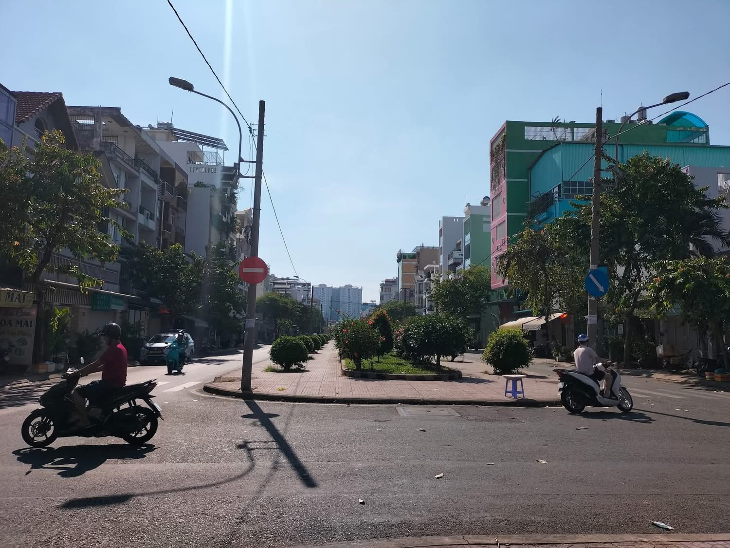 BÁN NHÀ MẶT TIỀN HIỀN VƯƠNG - TÂN PHÚ - VIEW CÔNG VIÊN - 4 TẦNG - 88M2 (4X22) VUÔNG A4 - ĐƯỜNG NHỰA 30M - VỪA Ở VỪA LÀM VP - GIÁ 13,5 TỶ CÒN TL