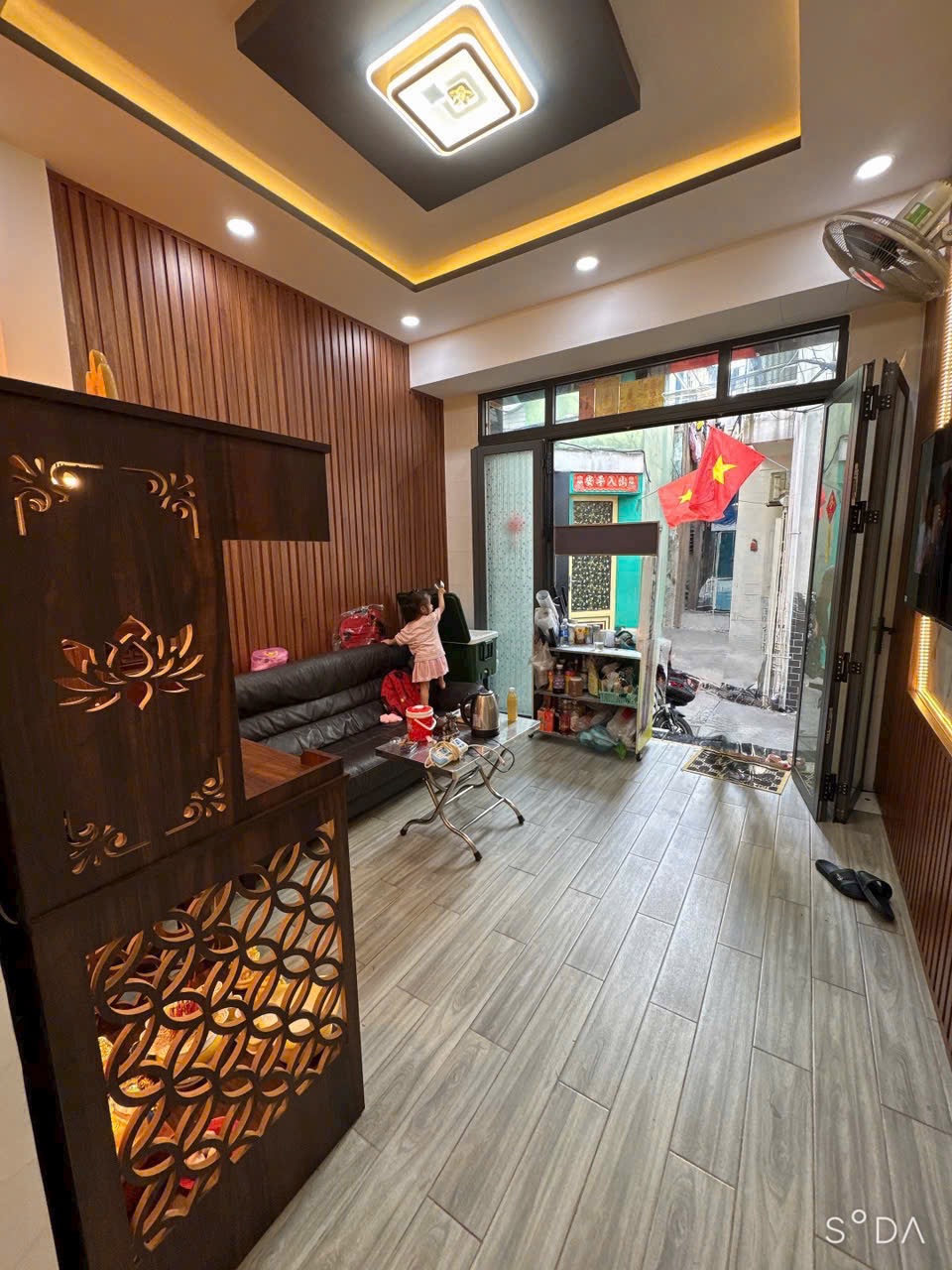 BÁN NHÀ 1/ ĐƯỜNG 3/2 QUẬN 11 , HẺM 3M THÔNG THOÁNG - 2 TẦNG - 2PN - TDT 68,8M2 - DTCN 34,4M2 - GIÁP Q5 , Q6 - NHÀ MỚI ĐẸP - GIÁ CHỈ 4,6 TỶ CÒN TL