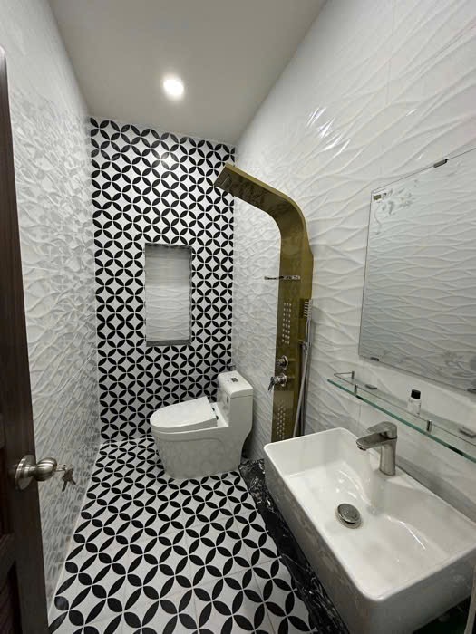 BÁN NHÀ SIÊU PHẨM TRƯƠNG PHƯỚC PHAN - HẺM THÔNG LÊ VĂN QUỚI - BÌNH TÂN - 50M2 - 5 TẦNG - 7PN - KHU SẦM UẤT - GẦN TRƯỜNG HỌC - CHỢ - SIÊU THỊ - GIÁ CHỈ 6,5 TỶ CÒN TL