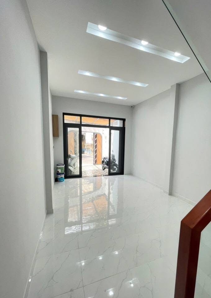 BÁN NHÀ TRỊNH ĐÌNH TRỌNG - GIÁP QUẬN 11 - 100M2 (4.2X22) NỞ HẬU 4.8M - HẺM ÔTÔ ĐƯỜNG NHỰA 6M THÔNG - 3 TẦNG MỚI ĐẸP - GIÁ 10 TỶ 6 TL