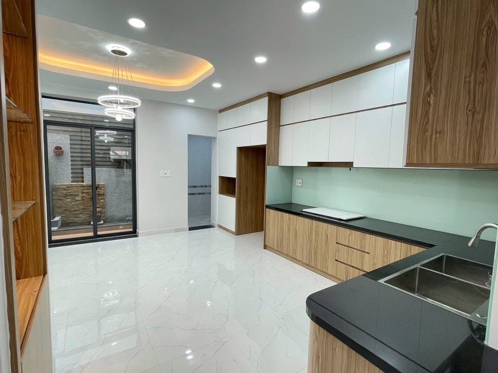 BÁN NHÀ TRỊNH ĐÌNH TRỌNG - GIÁP QUẬN 11 - 100M2 (4.2X22) NỞ HẬU 4.8M - HẺM ÔTÔ ĐƯỜNG NHỰA 6M THÔNG - 3 TẦNG MỚI ĐẸP - GIÁ 10 TỶ 6 TL