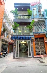 BÁN NHÀ QUẬN 11 - 3 TẦNG MỚI ĐẸP - NGAY TRUNG TÂM CHỢ THIẾC - 4PN - NHỈNH 4 TỶ CÒN TL