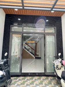 TRỊNH ĐÌNH TRỌNG - GIÁP QUẬN 11 - 100M2 (4.2X22) NỞ HẬU 4.8M - ĐƯỜNG NHỰA 6M THÔNG - 3 TẦNG MỚI ĐẸP - GIÁ 10 TỶ 8 CÒN TL
