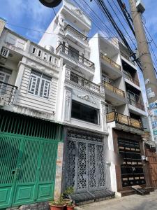 BÁN NHÀ SIÊU PHẨM TRƯƠNG PHƯỚC PHAN - HẺM THÔNG LÊ VĂN QUỚI - BÌNH TÂN - 50M2 - 5 TẦNG - 7PN - KHU SẦM UẤT - GẦN TRƯỜNG HỌC - CHỢ - SIÊU THỊ - GIÁ CHỈ 6,5 TỶ CÒN TL