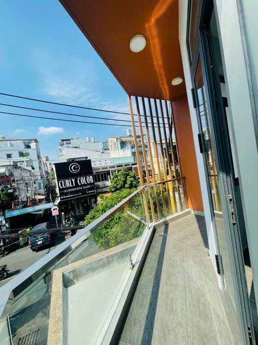 Bán nhà góc Mặt Tiền Âu Dương Lân, sát Quận 1, 34m2, 3 tầng, giá chỉ 10 tỷ