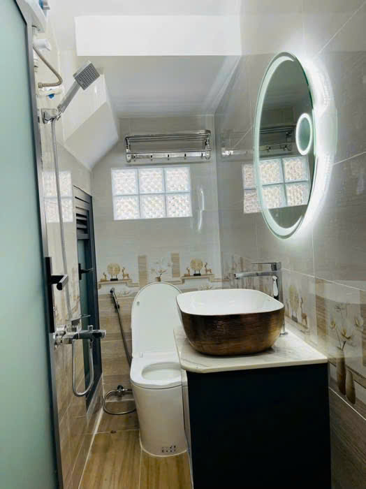 Bán nhà góc Mặt Tiền Âu Dương Lân, sát Quận 1, 34m2, 3 tầng, giá chỉ 10 tỷ