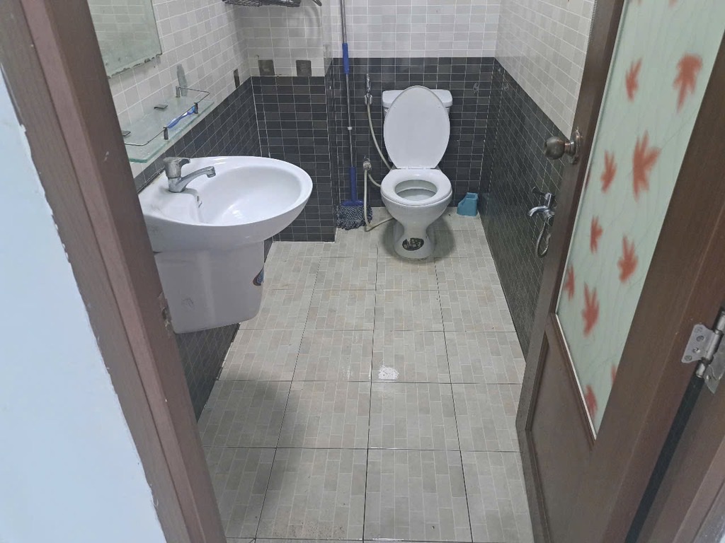 Nhà đẹp khu Phú Mỹ Hưng, nhà chính chủ. Vị trí hẻm thông thoáng, xe hơi đỗ cửa, DT: 57m2, giá chỉ 6,8 tỷ