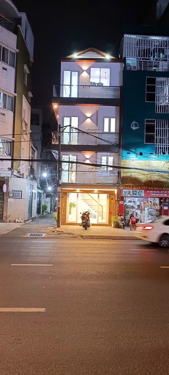 Bán nhà mặt tiền kinh doanh Đinh Bộ Lĩnh, 25.8m2, xây mới 4 tầng BTCT, 8.86 tỷ