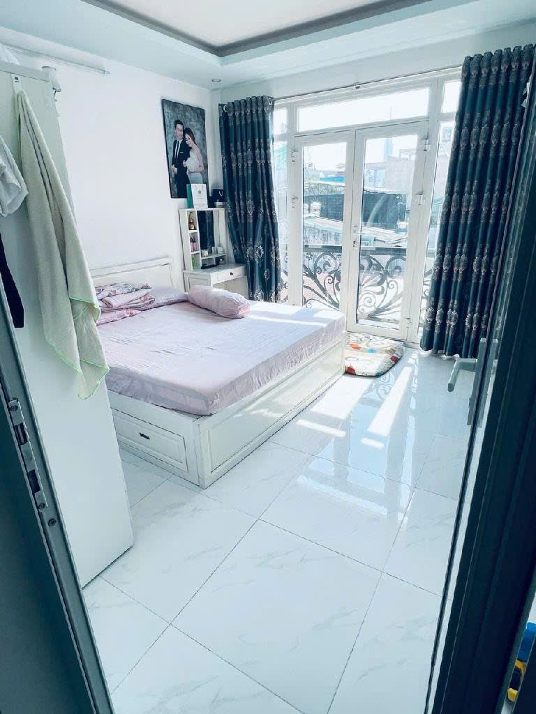 Bán nhà sát mặt tiền Trường Sa, 45.8m2, xây mới 5 tầng BTCT, 8.9 tỷ