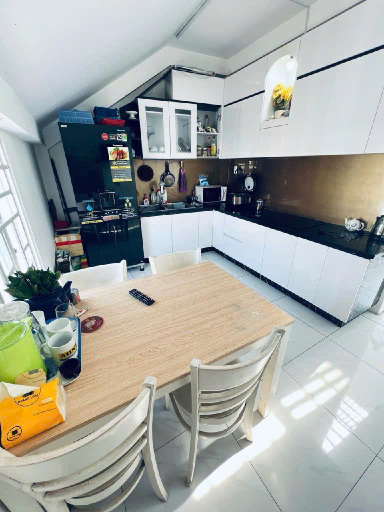 Bán nhà sát mặt tiền Trường Sa, 45.8m2, xây mới 5 tầng BTCT, 8.9 tỷ