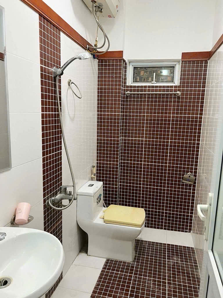 Bán nhà liền kề 5 tầng ô tô đỗ cửa ở đường Lĩnh Nam, Hoàng Mai