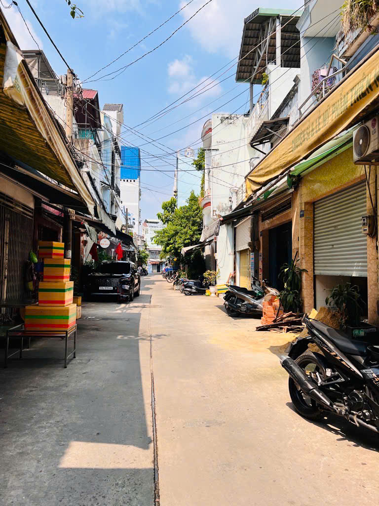 NHÀ MỚI – VÀO Ở NGAY – TẶNG FULL NỘI THẤT – HẺM XE HƠI THÔNG 1 TRỤC