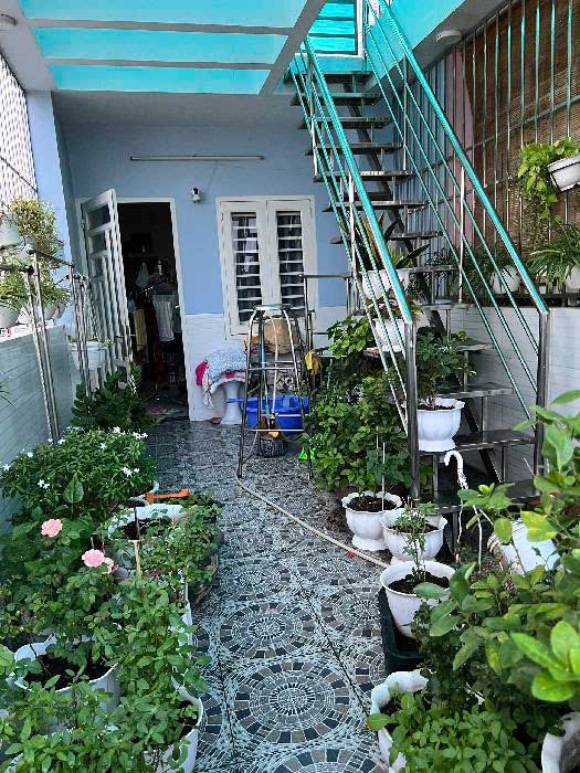 Bán nhà hẻm xe tải Lạc Long Quân; 3x11.4m; 4 tầng; sổ hồng; 8,4 tỷ