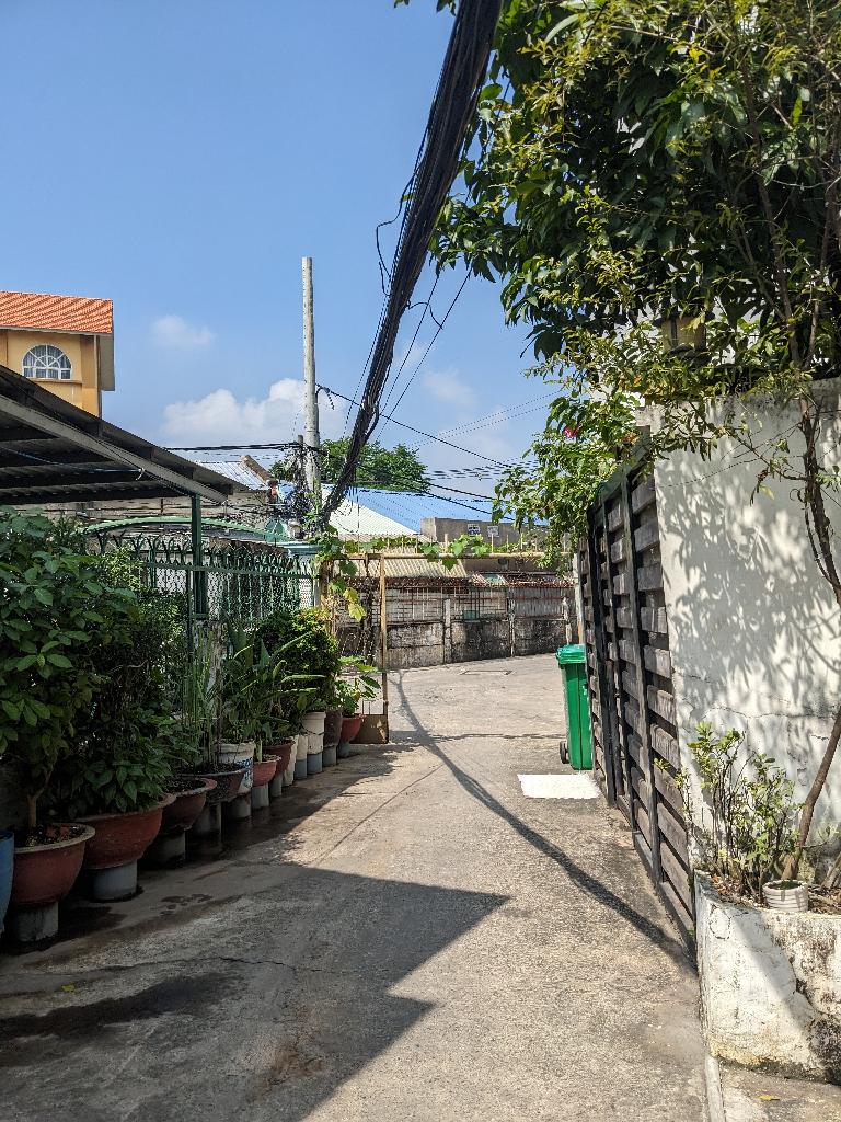 bán nhà Trần Xuân Soạn (xe hơi đậu cửa); 4,2x17m; thu nhập 9tr/tháng; sổ hồng; 5,5 tỷ