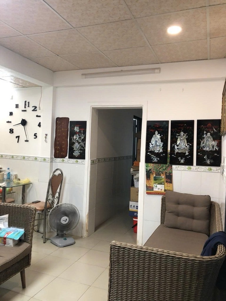bán nhà Trần Xuân Soạn (xe hơi sát cửa); 3.9x13m; thu nhập 20tr/tháng; sổ hồng; 6,7 tỷ