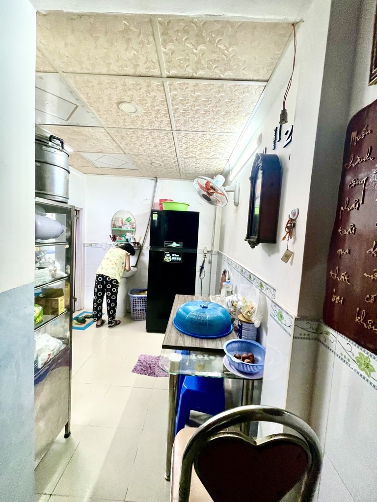 bán nhà Trần Xuân Soạn (xe hơi sát cửa); 3.9x13m; thu nhập 20tr/tháng; sổ hồng; 6,7 tỷ