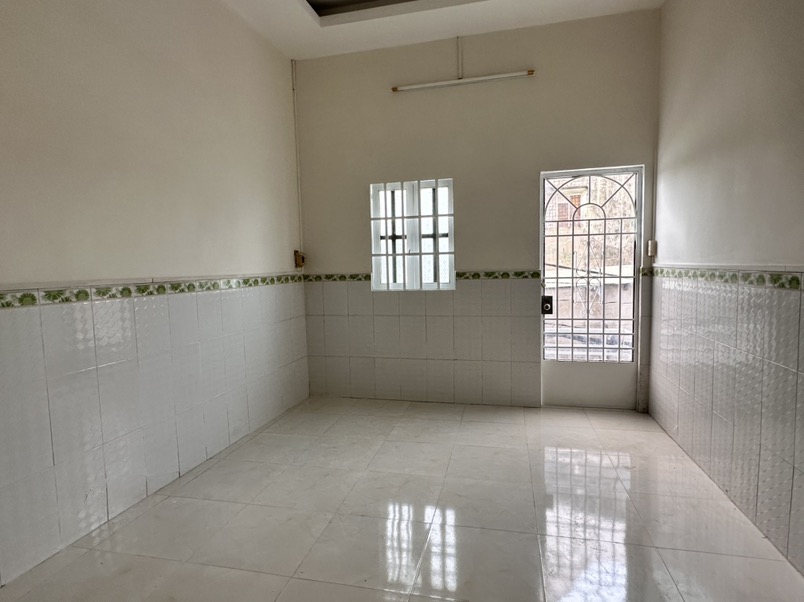 bán nhà Trần Xuân Soạn (xe hơi sát cửa); 3.5x11m; nhà 2 mặt hẻm; sổ hồng; 4,5 tỷ