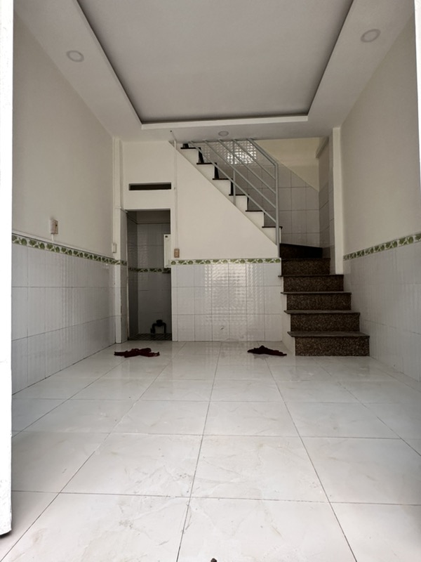 bán nhà Trần Xuân Soạn (xe hơi sát cửa); 3.5x11m; nhà 2 mặt hẻm; sổ hồng; 4,5 tỷ