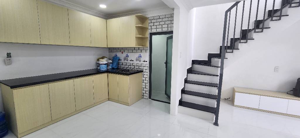 Bán nhà đường Tân Thuận Tây (xe hơi gần cửa); 2PN; 2WC; thu nhập 6tr/tháng; sổ hồng