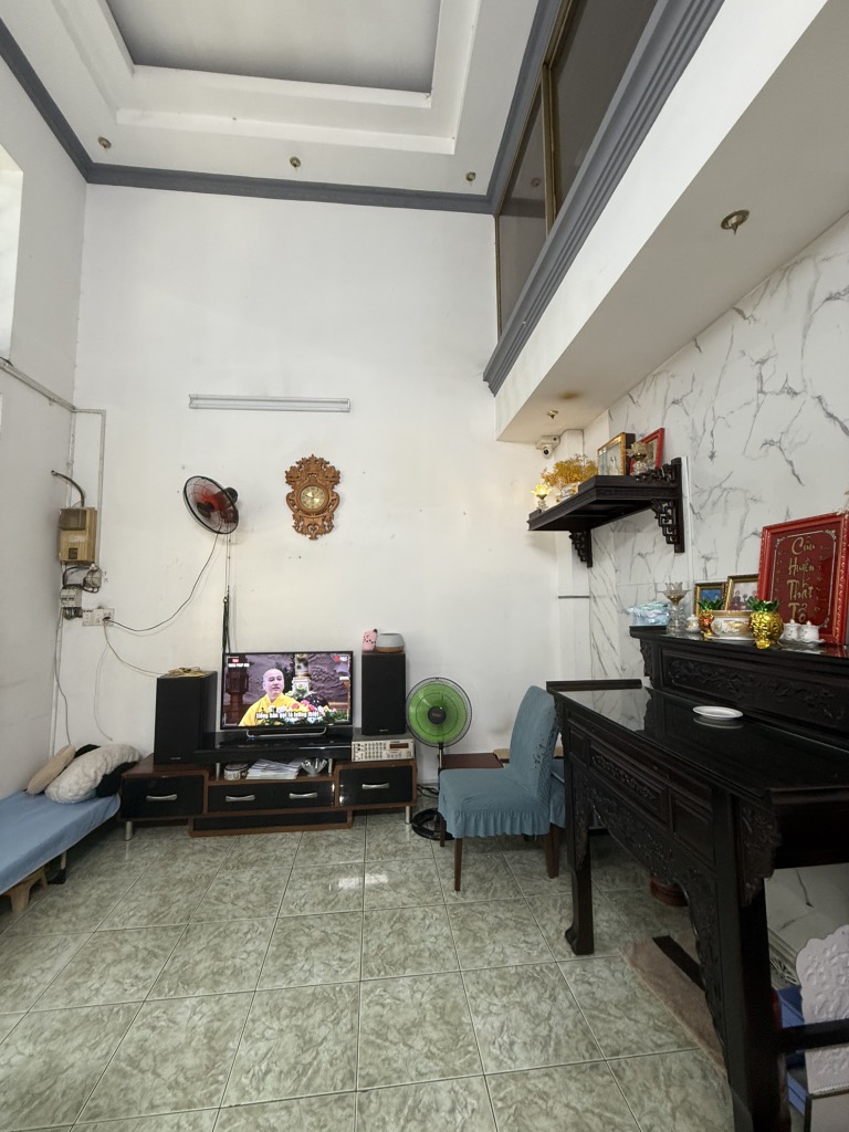 bán nhà Trần Xuân Soạn (xe hơi sát cửa); 6x11m; 3PN; 2WC; sổ hồng; 5,95 tỷ