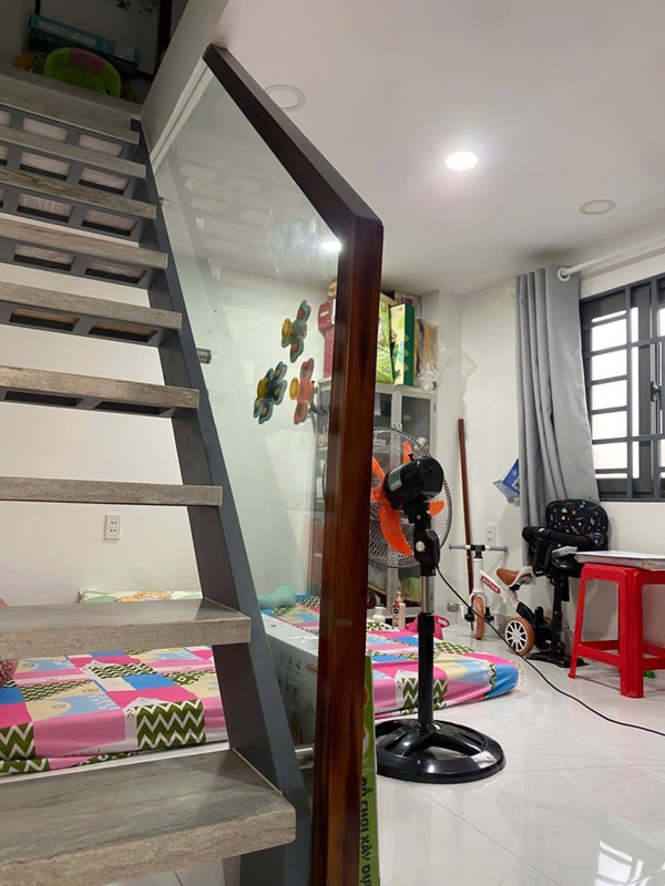 Bán nhà Bùi Văn Ba (xe hơi đỗ cửa); 3x6m; 2 tầng; 2PN; sổ hồng hoàn công