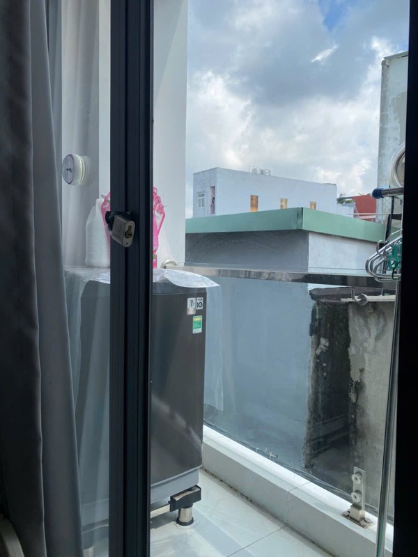 Bán nhà Bùi Văn Ba (xe hơi đỗ cửa); 3x6m; 2 tầng; 2PN; sổ hồng hoàn công
