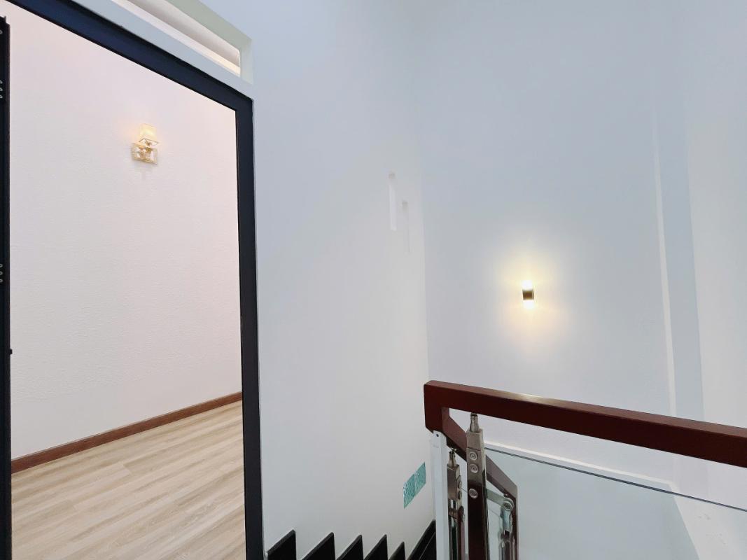 Bán nhà Huỳnh Tấn Phát (liền kề Phú Mỹ Hưng); 30m2; 2PN; sổ hồng