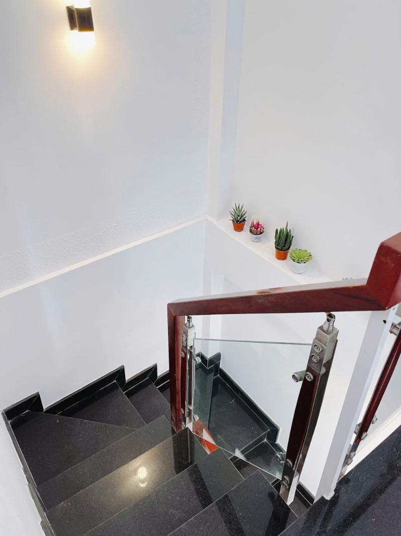 Bán nhà Huỳnh Tấn Phát (liền kề Phú Mỹ Hưng); 30m2; 2PN; sổ hồng