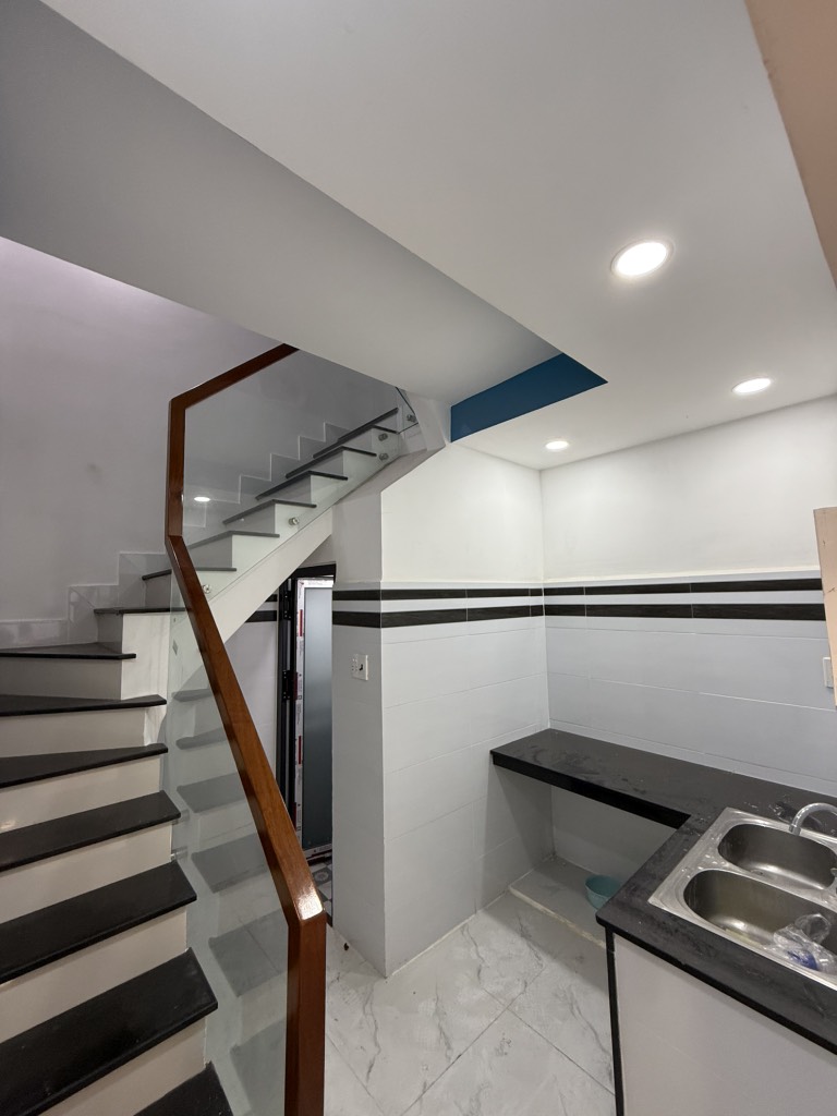 Bán nhà Lâm Văn Bền (đầy đủ tiện ích); 23m2; 3PN; sổ hồng