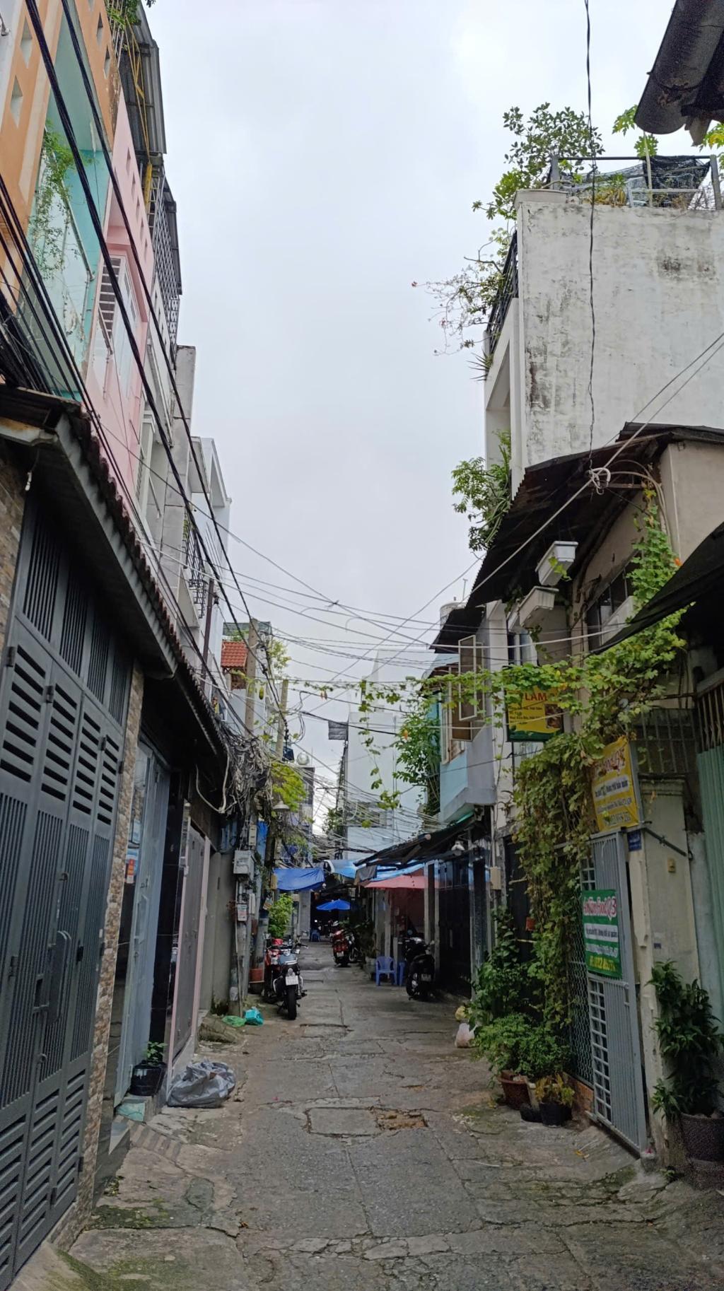 Bán nhà Nguyễn Thị Tần (thu nhập 8tr/tháng); 25m2; 2 tầng; sổ hồng