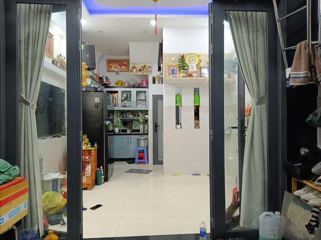 Bán nhà Đoàn văn Bơ; 24m2; 4 tầng; 5 phút đến quận 1; sổ hồng
