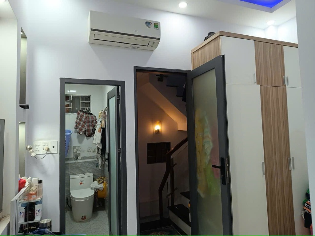 Bán nhà Đoàn văn Bơ; 24m2; 4 tầng; 5 phút đến quận 1; sổ hồng