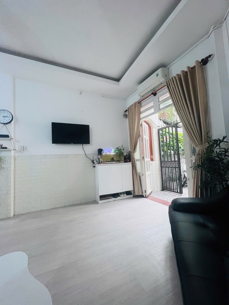 bán nhà mặt tiền Bế Văn Cấm; 41m2; 2 tầng; tiện cho thuê; sổ hồng hoàn công