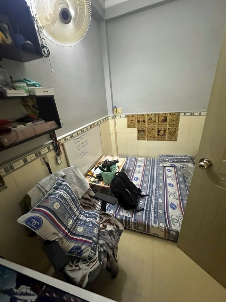 Bán nhà Đoàn văn Bơ; 24m2; 3 tầng; 2PN; 5 phút đến quận 1; sổ hồng hoàn công