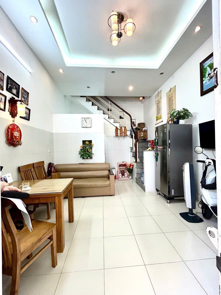 Bán nhà Huỳnh Tấn Phát (xe hơi gần cửa); 60m2; 4 tầng; 3PN; sổ hồng hoàn công