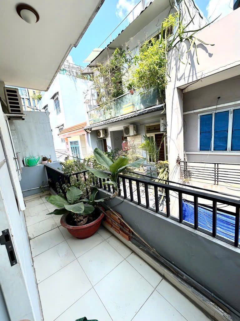 Bán nhà Huỳnh Tấn Phát (xe hơi gần cửa); 60m2; 4 tầng; 3PN; sổ hồng hoàn công
